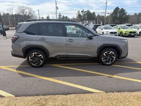 Used 2025 Subaru Forester Limited image 4