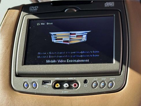 Used 2017 Cadillac Escalade ESV Platinum image 33