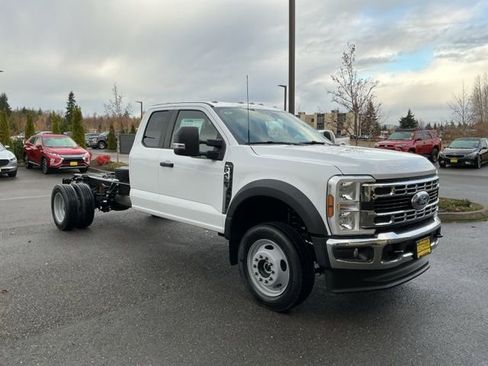 New 2026 Ford F450 XL w/ XL Chrome Package image 3