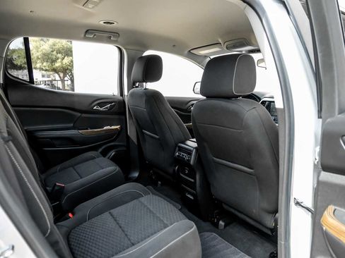 Used 2018 GMC Acadia SLE image 35