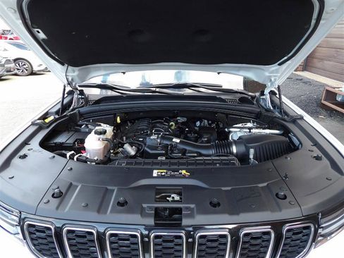 Used 2021 Jeep Grand Cherokee L Limited image 31