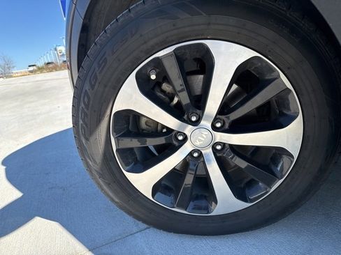 Used 2017 Kia Sorento EX image 6