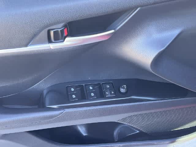 Used 2020 Toyota Camry SE w/ Convenience Package FWD image 30