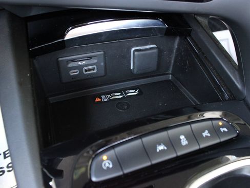 Used 2023 Buick Envision Avenir FWD image 38