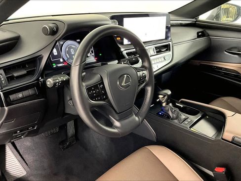 Used 2025 Lexus ES 300h w/ Premium Package image 16