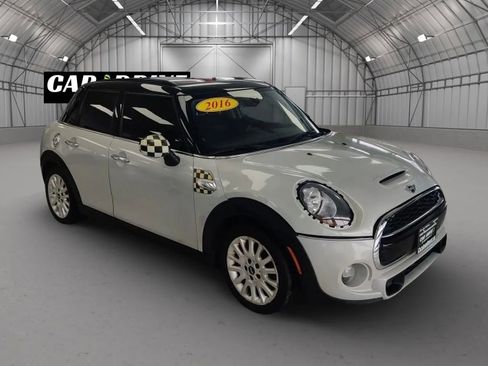 Used 2016 MINI Cooper S image 3