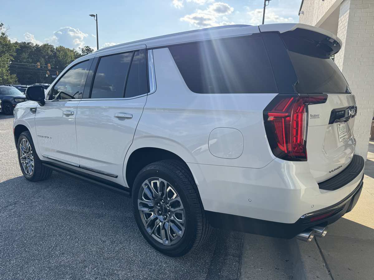 Used 2023 GMC Yukon Denali Ultimate AWD/4WD image 47