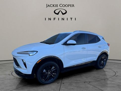 Used 2024 Buick Encore GX Sport Touring image 1