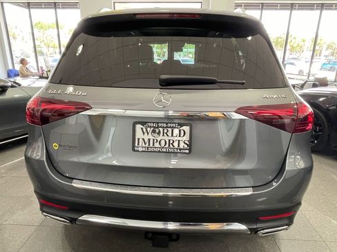 Used 2025 Mercedes-Benz GLE 450e 4MATIC w/ Winter Package image 4