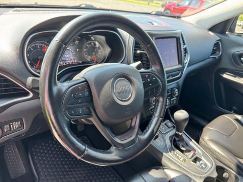 Used 2020 Jeep Cherokee Trailhawk w/ Cold Weather Group AWD/4WD image 30