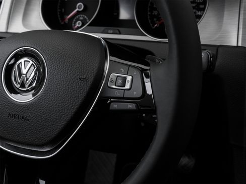 Used 2016 Volkswagen Golf SE FWD image 46