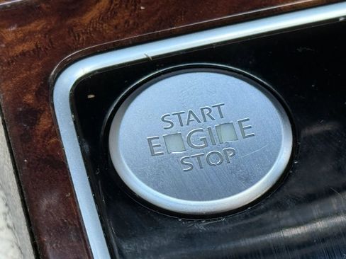 Used 2012 Volkswagen Passat 3.6 SEL Premium image 26