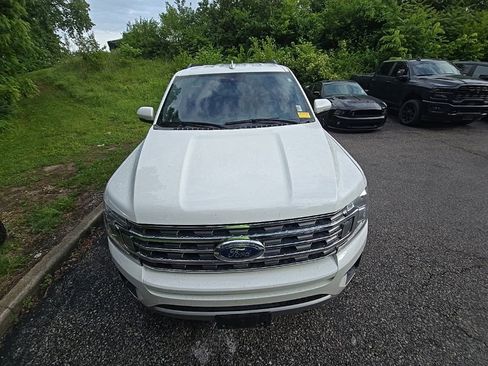 Used 2020 Ford Expedition XLT w/ Equipment Group 202A AWD/4WD image 13