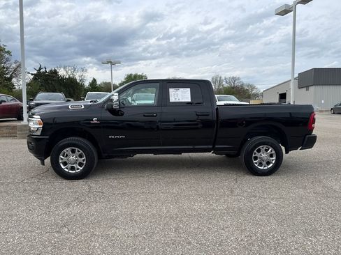 Used 2024 RAM 2500 Laramie AWD/4WD image 3