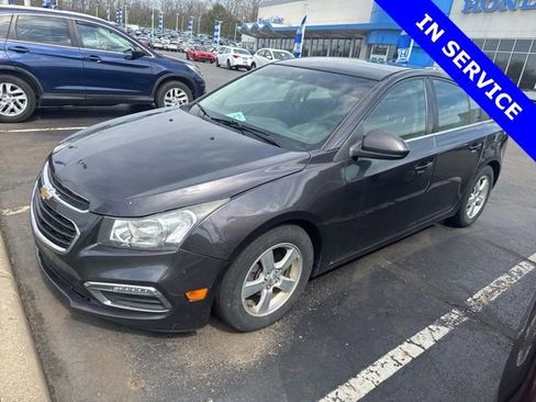 Used 2016 Chevrolet Cruze LT w/ Technology Package image 3