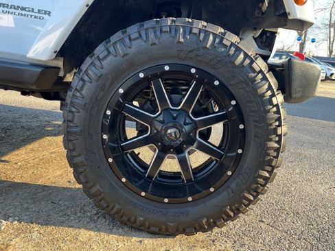 Used 2015 Jeep Wrangler Unlimited Sahara w/ Connectivity Group image 10