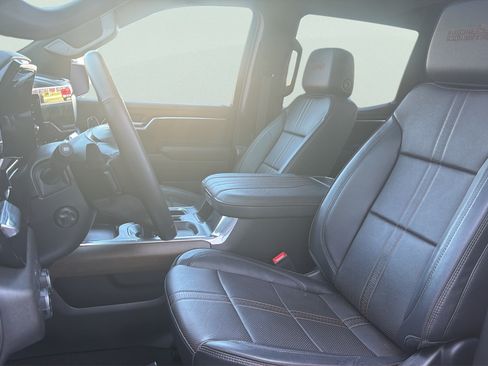 Used 2024 Chevrolet Silverado 1500 High Country AWD/4WD image 5