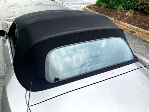 Used 2003 BMW Z4 2.5i image 9