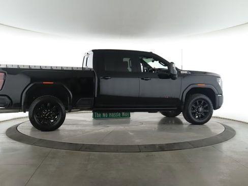 Used 2025 GMC Sierra 2500 AT4 w/ AT4 Premium Plus Package AWD/4WD image 6