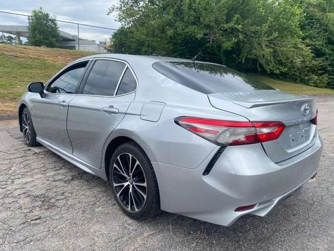 Used 2018 Toyota Camry SE FWD image 16