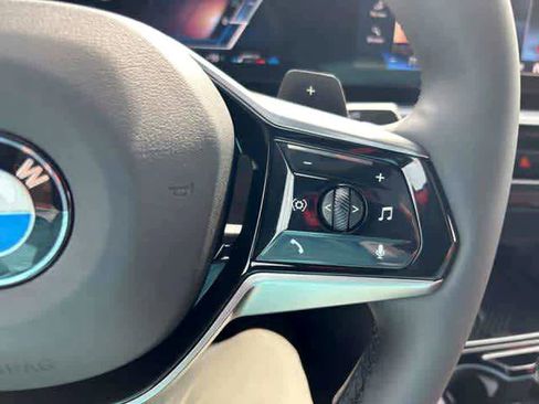 Certified 2024 BMW 530i xDrive 530i xDrive w/ Premium Package image 27