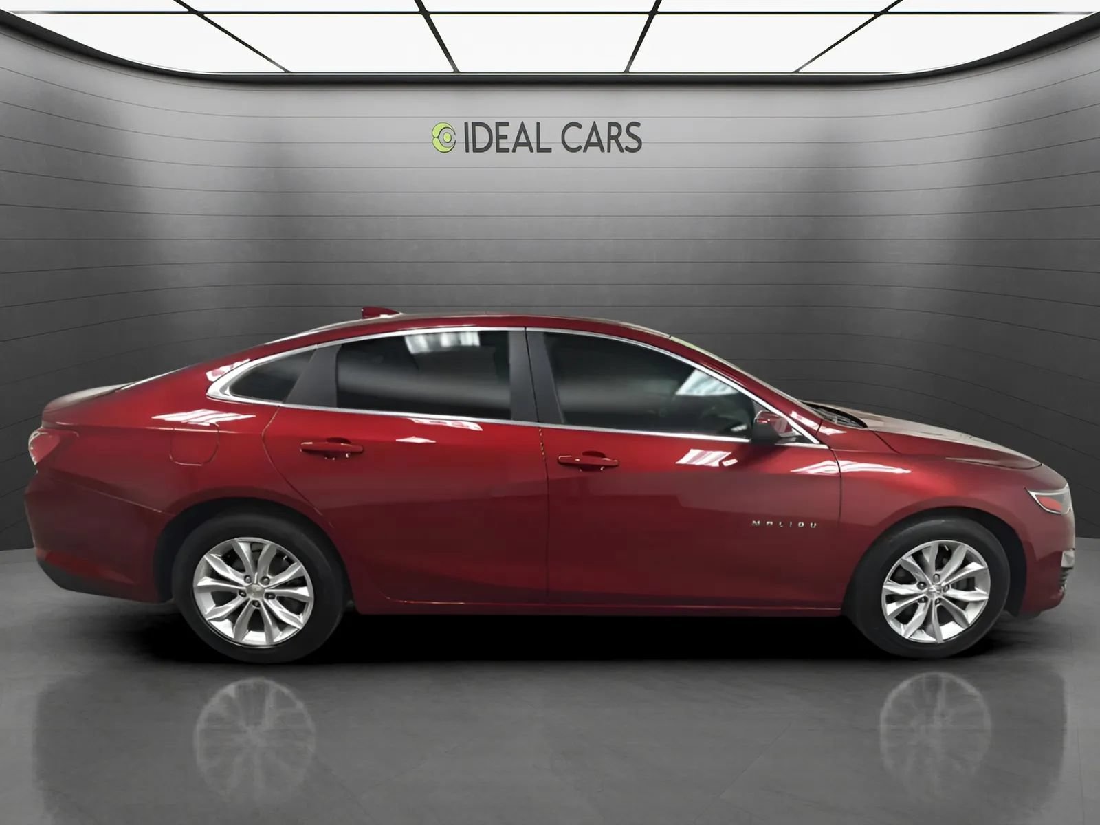 Used 2019 Chevrolet Malibu LT w/ Driver Confidence Package II FWD image 4