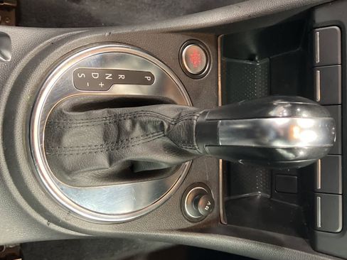 Used 2013 Volkswagen Beetle 2.5 image 17