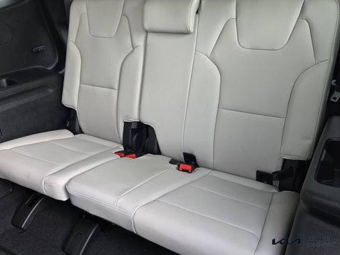 Certified 2024 Kia Telluride S FWD image 12