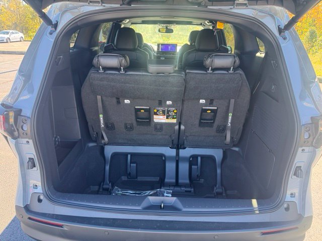 New 2026 Toyota Sienna XLE Woodland Edition AWD/4WD image 14