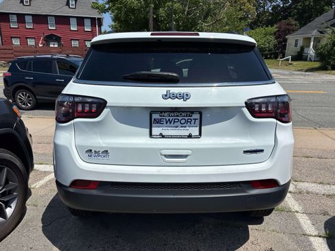 Certified 2024 Jeep Compass Latitude AWD/4WD image 2