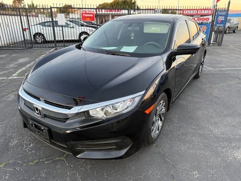 Used 2018 Honda Civic EX image 2