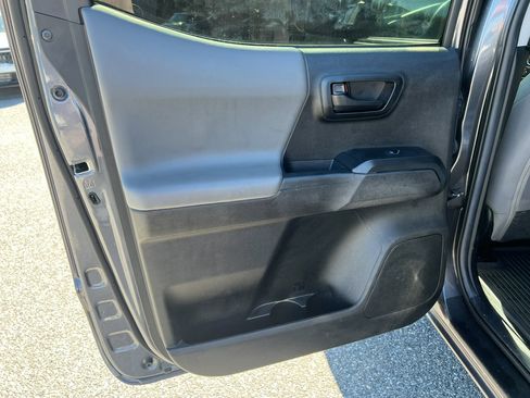 Used 2022 Toyota Tacoma SR image 20