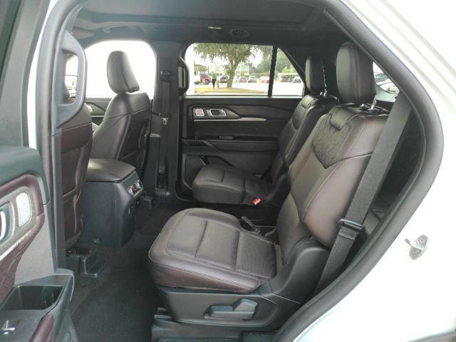 Used 2025 Ford Explorer Platinum w/ LUX Leather Package AWD/4WD image 8