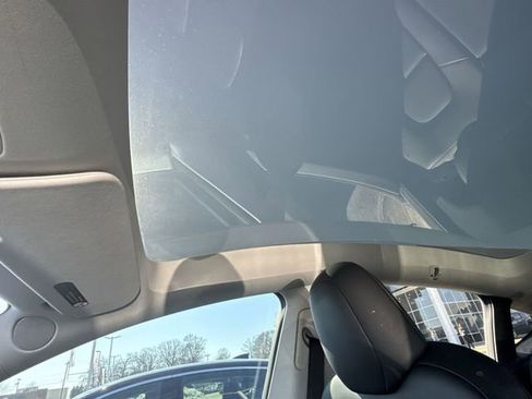 Used 2024 Tesla Model Y Standard Range image 14