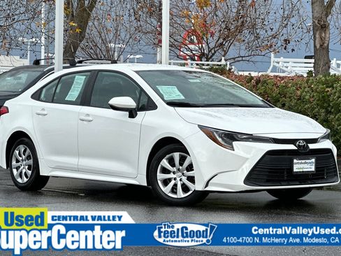 Used 2024 Toyota Corolla LE image 1