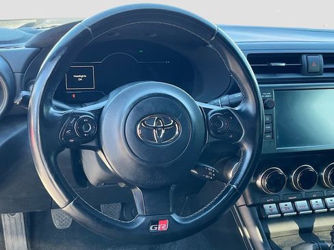 Used 2022 Toyota GR86 w/ ALL Weather Mat Package (TMS) RWD image 11