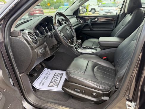 Used 2017 Buick Enclave Leather AWD/4WD image 10