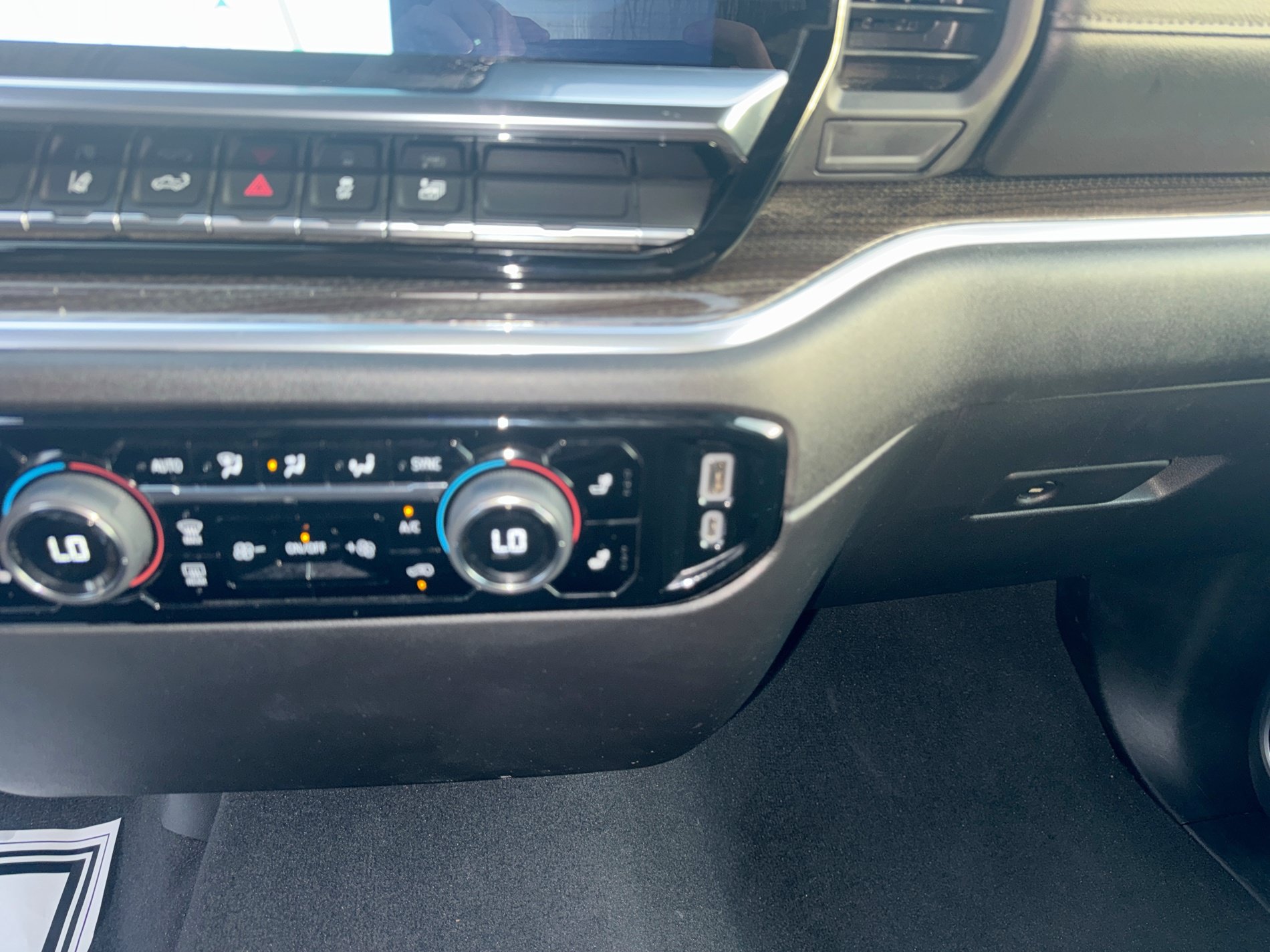 Used 2025 Chevrolet Silverado 2500 LT w/ Convenience Package AWD/4WD image 22