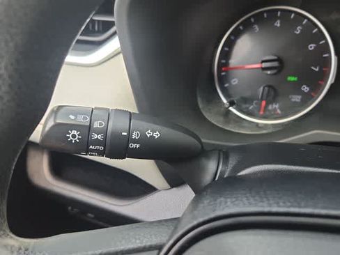 Used 2019 Toyota RAV4 XLE w/ Convenience Package FWD image 26