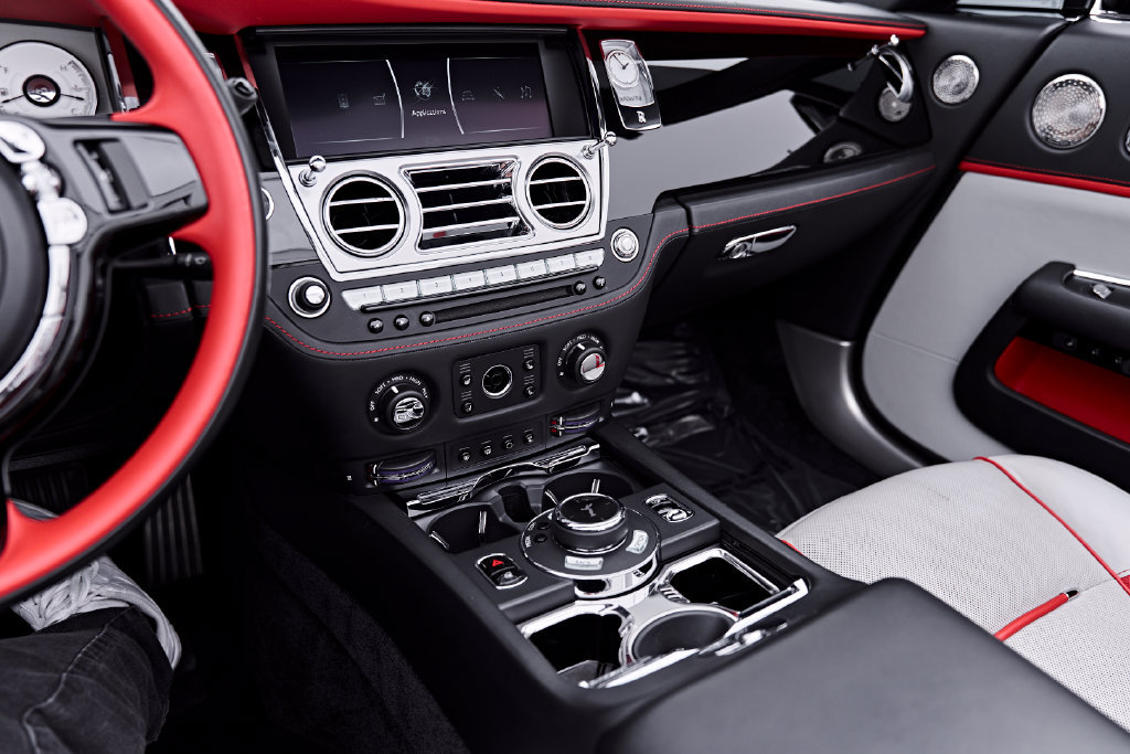 Used 2019 Rolls-Royce Dawn RWD image 74