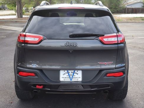 Used 2017 Jeep Cherokee Trailhawk w/ Comfort/Convenience Group AWD/4WD image 6