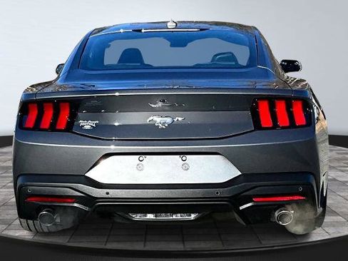 Certified 2025 Ford Mustang Coupe image 4