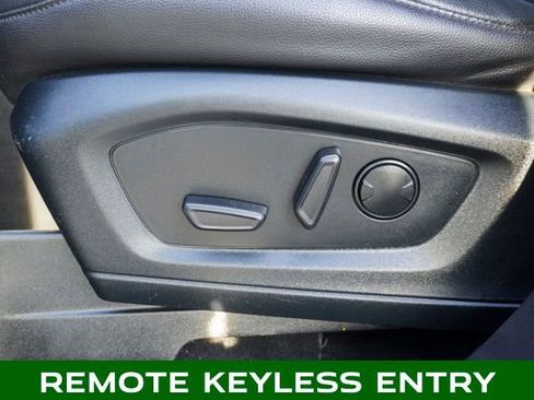 Used 2022 Ford Explorer Limited image 16