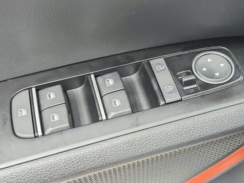 Used 2025 Kia Soul GT-Line w/ GT-Line Technology Package FWD image 38