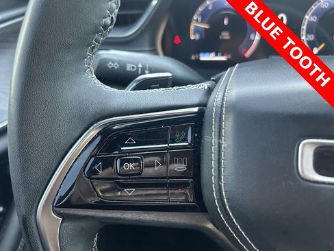 Used 2023 Jeep Grand Cherokee Overland image 20