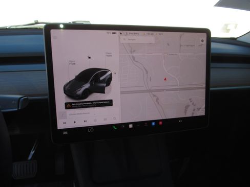 Used 2023 Tesla Model Y Long Range image 19