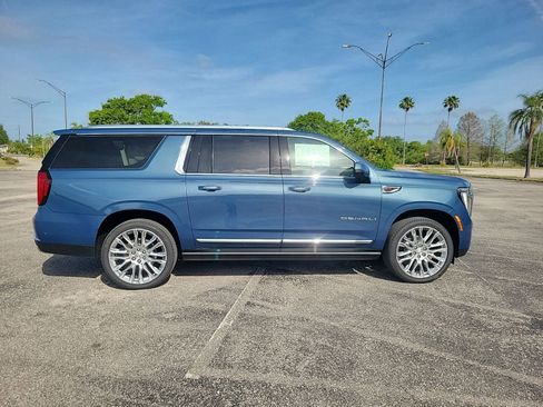 New 2026 GMC Yukon XL Denali w/ Denali Reserve Package AWD/4WD image 4