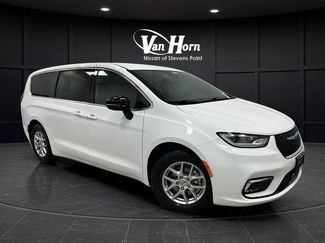 Used 2024 Chrysler Pacifica Touring video 1