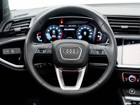 Certified 2025 Audi Q3 2.0T Premium w/ Convenience Package image 11