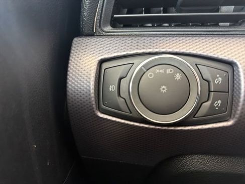 Used 2017 Ford Mustang Coupe RWD image 20